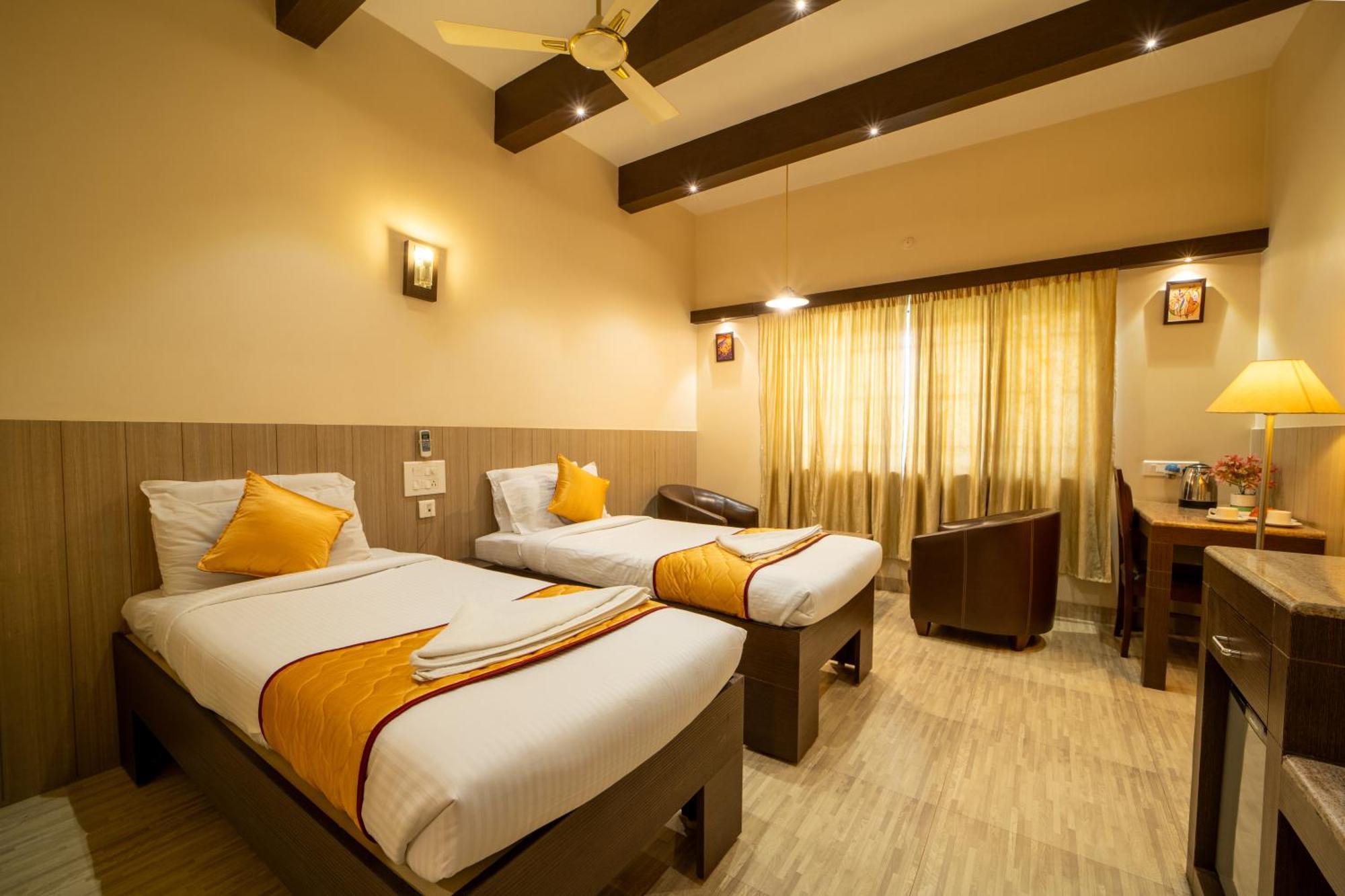 Yagappa Residency Hotel Thanjavur Bagian luar foto