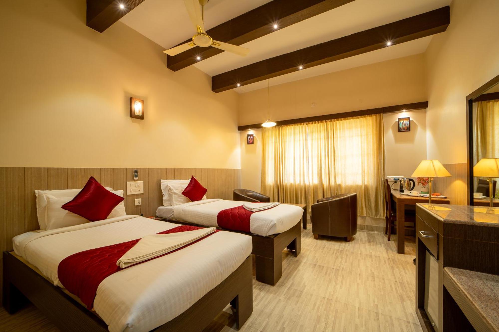 Yagappa Residency Hotel Thanjavur Bagian luar foto
