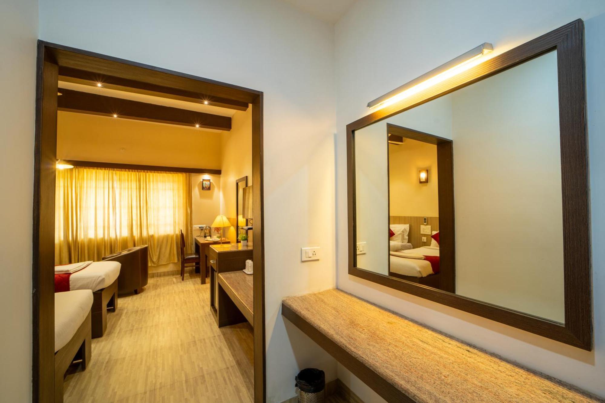 Yagappa Residency Hotel Thanjavur Bagian luar foto
