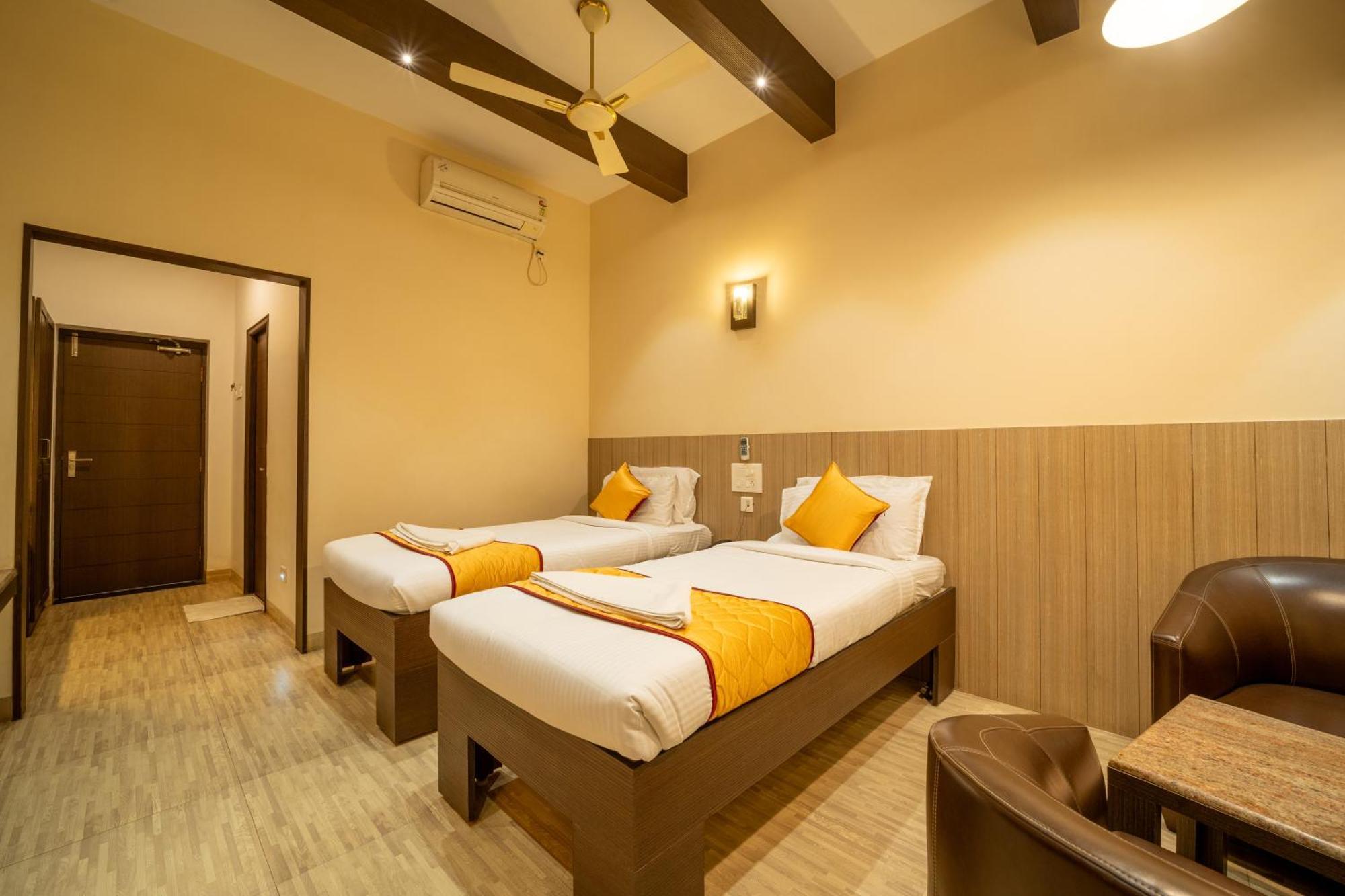 Yagappa Residency Hotel Thanjavur Bagian luar foto