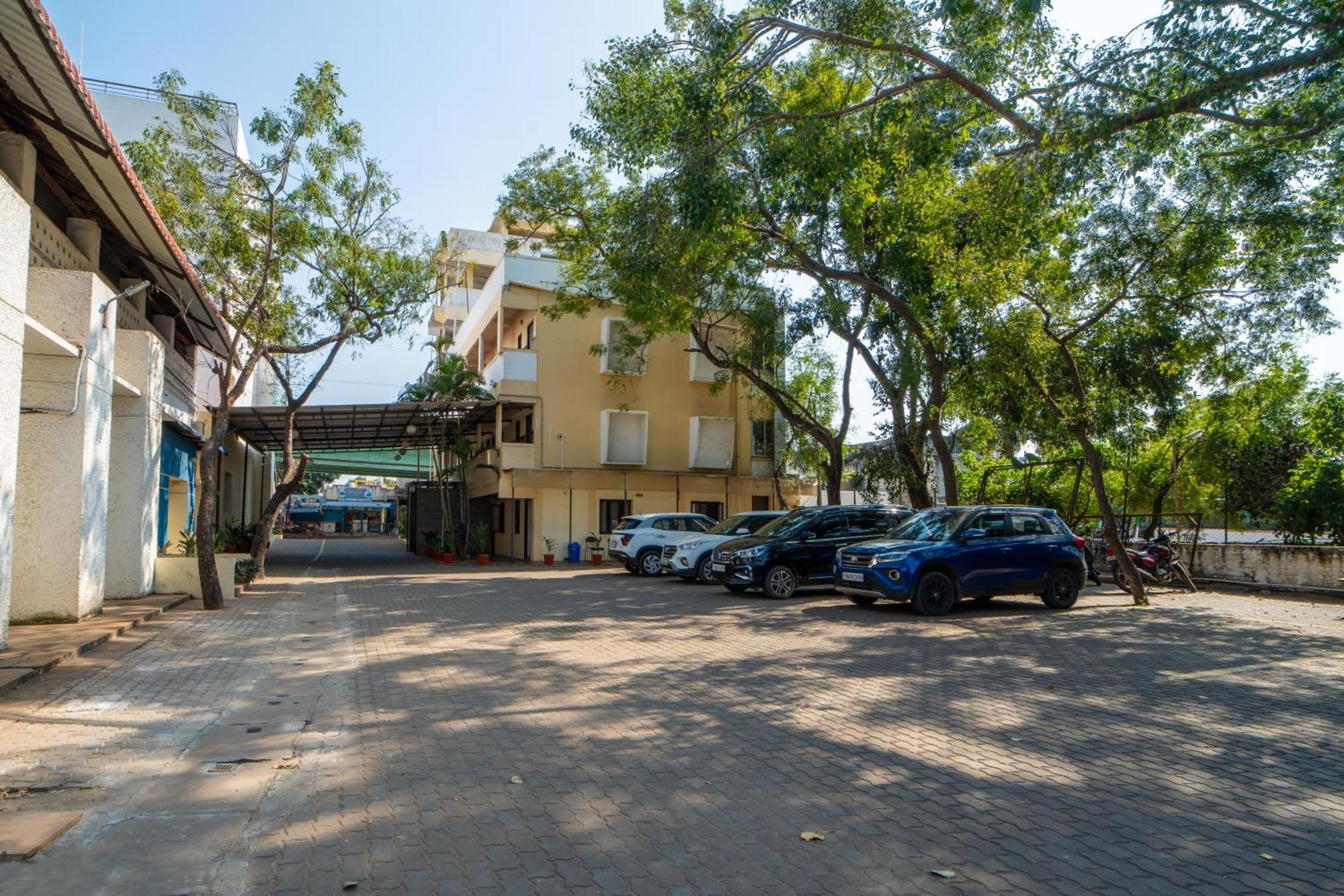 Yagappa Residency Hotel Thanjavur Bagian luar foto