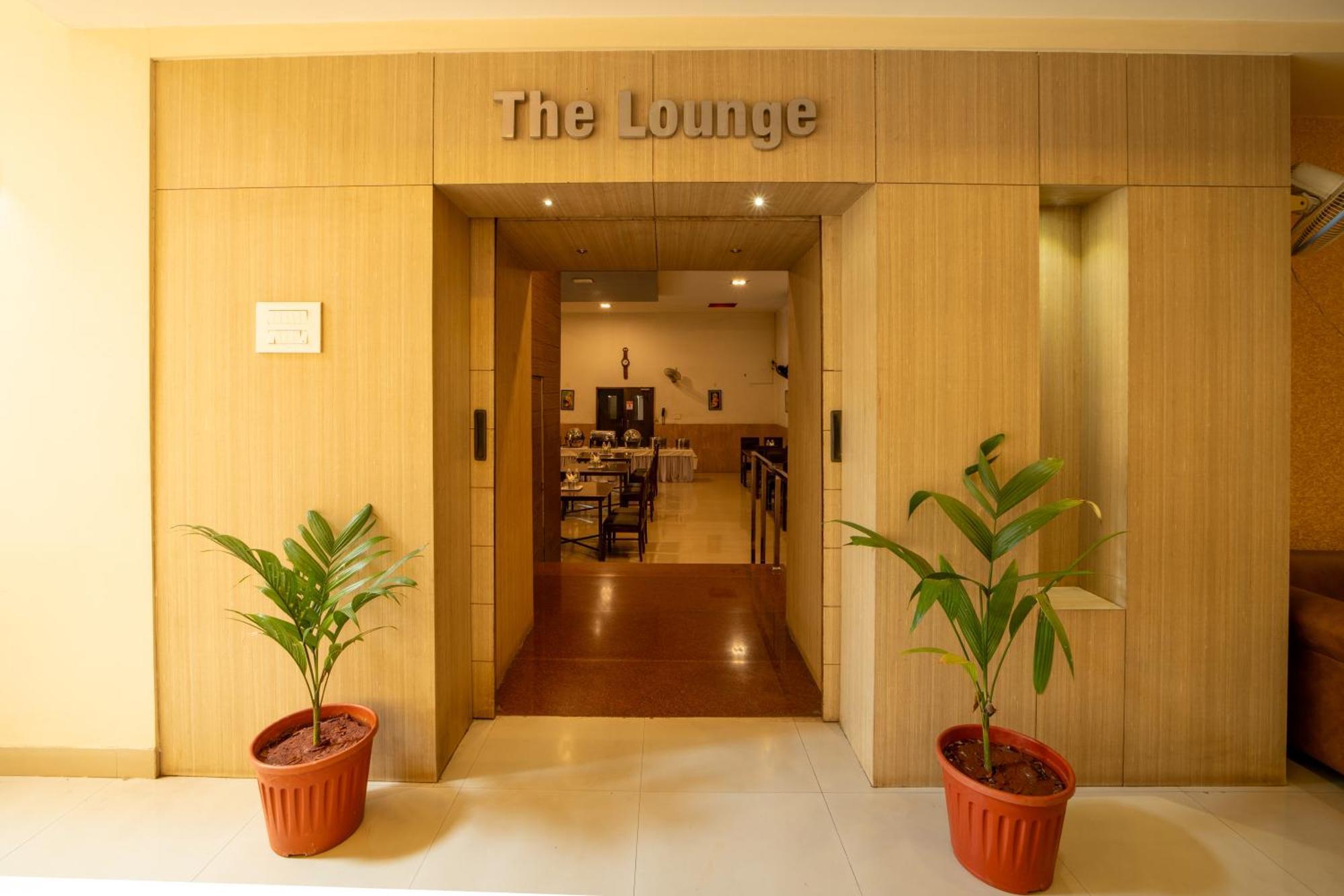 Yagappa Residency Hotel Thanjavur Bagian luar foto