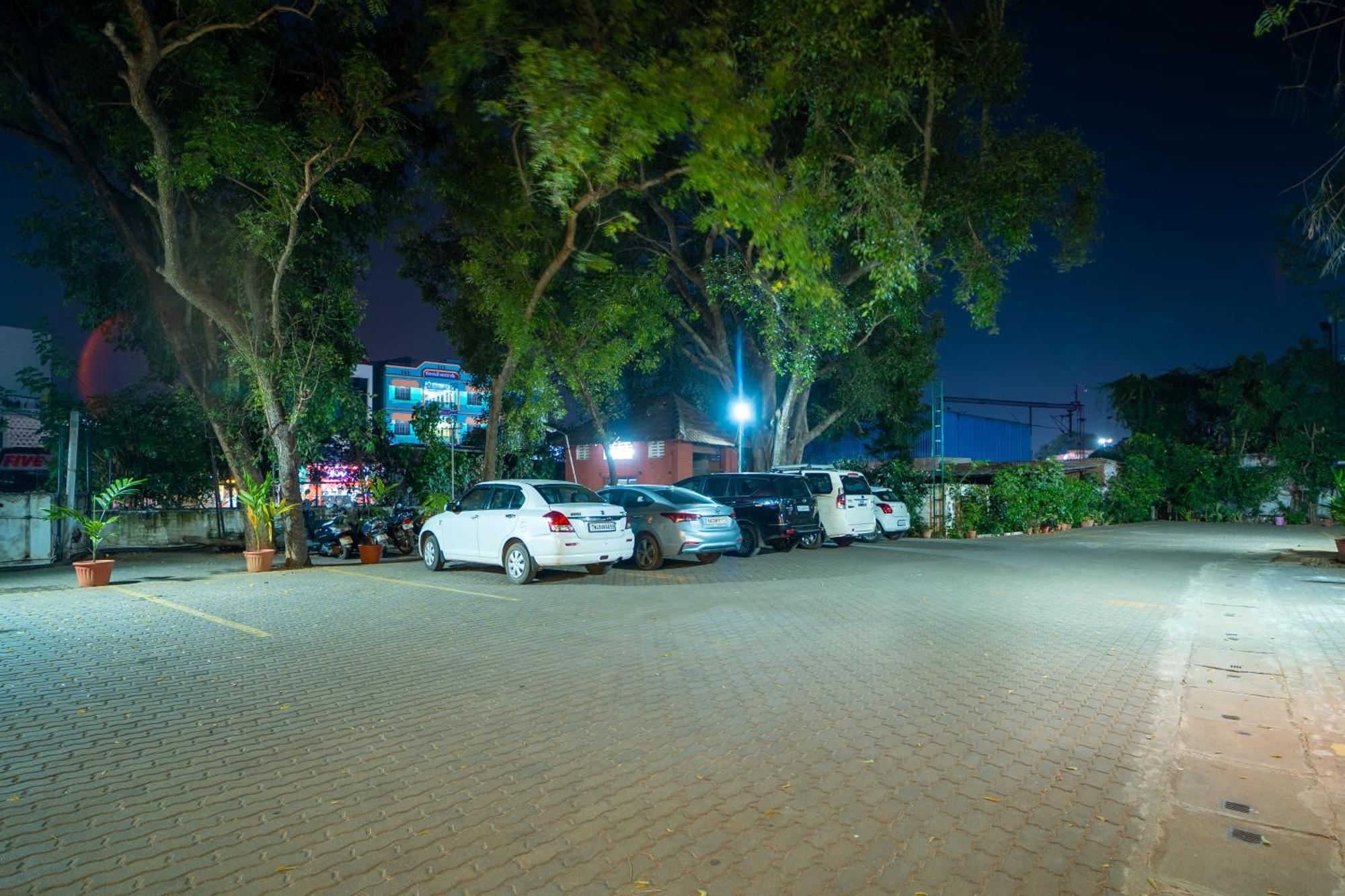Yagappa Residency Hotel Thanjavur Bagian luar foto